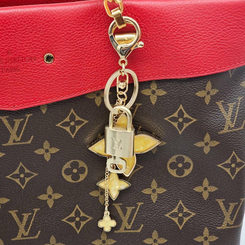 Louis Vuitton Gold Lock & Key 🔑 Authentic LV Unbranded Flower Keychain Charm